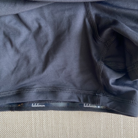 Lululemon Essential High-Rise Running Skort *TALL*- size 6 - Picture 4 of 4